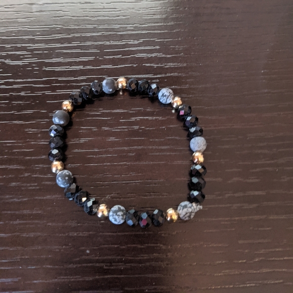 Gorgeous 5 bracelet set - Picture 5 of 7